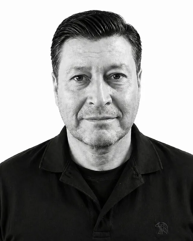Luis Ernesto, Grupo Mundisval