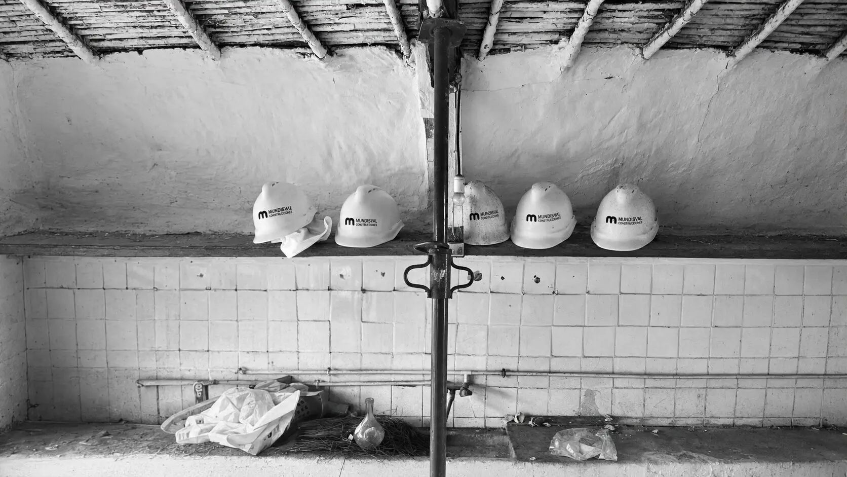 Cascos de obra del equipo de Mundisval